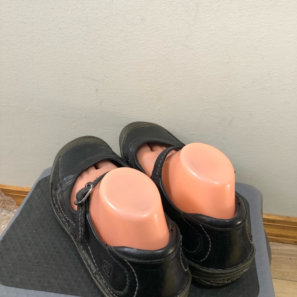 Keen Women’s Black Leather Mary Jane Ballet Style Shoes Sz 10 - Picture 8 of 16